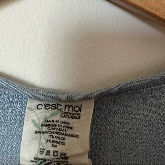 C’est moi bamboo deep V crop top - Picture 5 of 7